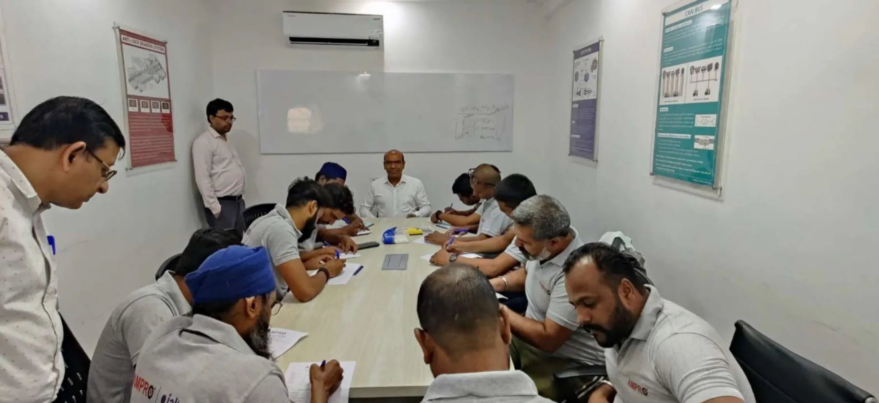 AMPRO automotive diagnostic training session